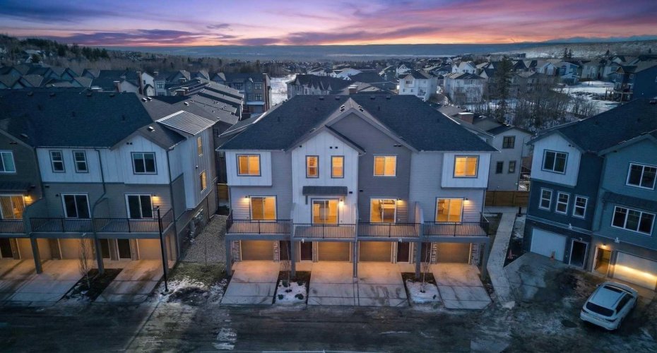 2231 81st Street, Calgary, Alberta T3H 3V8, 3 Bedrooms Bedrooms, ,3 BathroomsBathrooms,Residential,For Sale,81st,A2292804