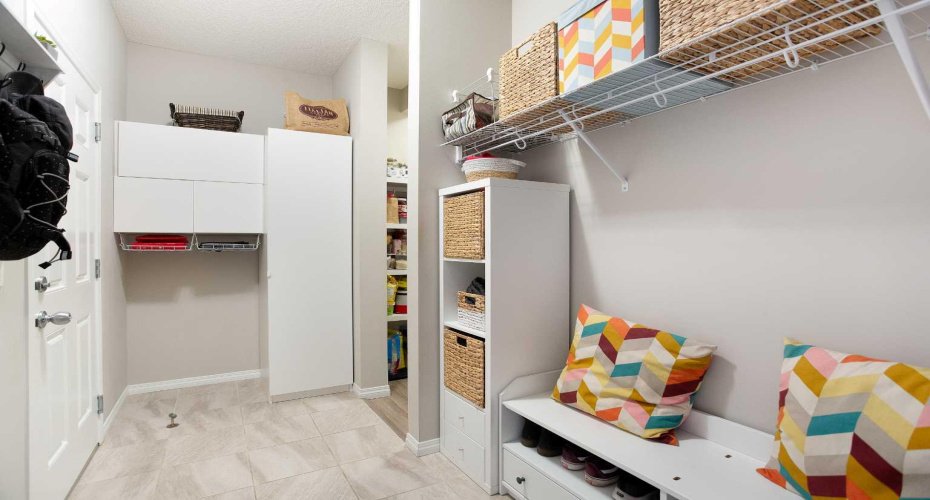 63 Heritage Court, Cochrane, Alberta T4C 2N5, 4 Bedrooms Bedrooms, ,4 BathroomsBathrooms,Residential,For Sale,Heritage,A2288398