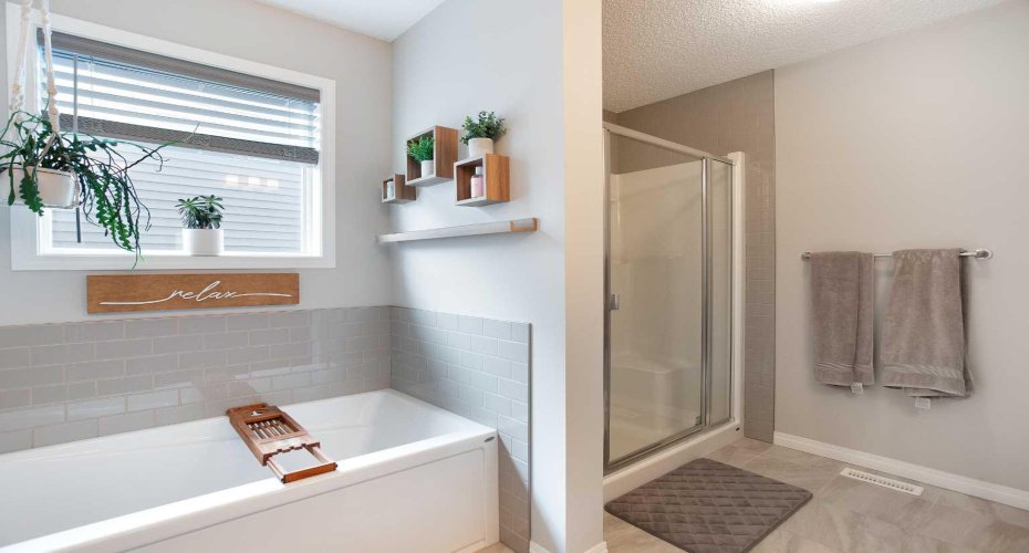 63 Heritage Court, Cochrane, Alberta T4C 2N5, 4 Bedrooms Bedrooms, ,4 BathroomsBathrooms,Residential,For Sale,Heritage,A2288398