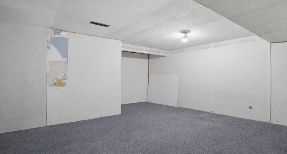 100 Pennsylvania Road, Calgary, Alberta T2A 4Y8, 3 Bedrooms Bedrooms, ,2 BathroomsBathrooms,Residential,For Sale,Pennsylvania,A2288402