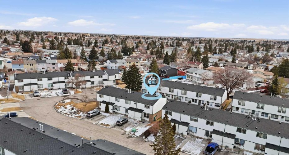 100 Pennsylvania Road, Calgary, Alberta T2A 4Y8, 3 Bedrooms Bedrooms, ,2 BathroomsBathrooms,Residential,For Sale,Pennsylvania,A2288402