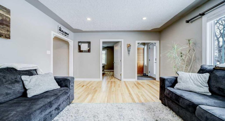 1112 17 Street, Lethbridge, Alberta T1K 1Y1, 3 Bedrooms Bedrooms, ,2 BathroomsBathrooms,Residential,For Sale,17,A2288511