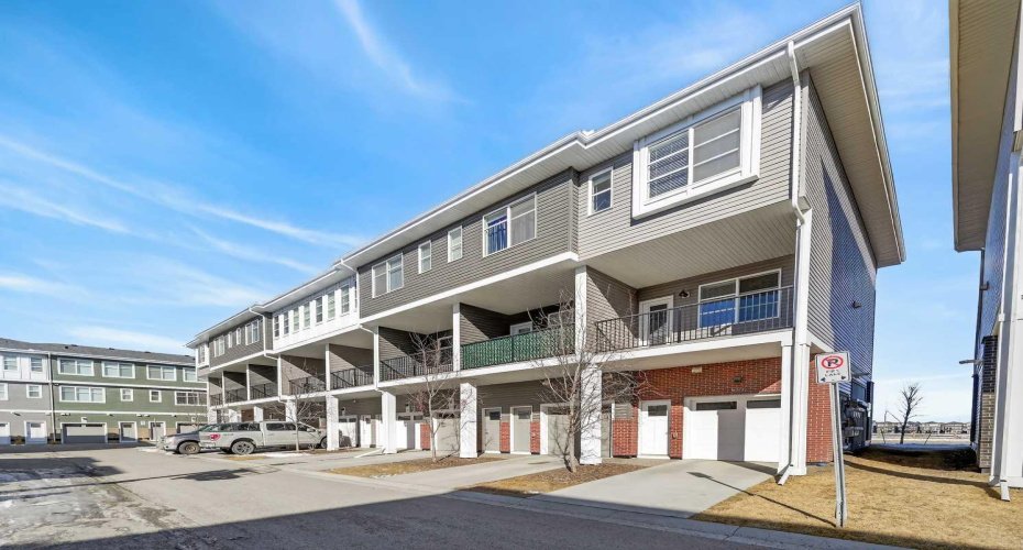 6313 128 Avenue, Calgary, Alberta T3N 2G1, 2 Bedrooms Bedrooms, ,3 BathroomsBathrooms,Residential,For Sale,128,A2288868