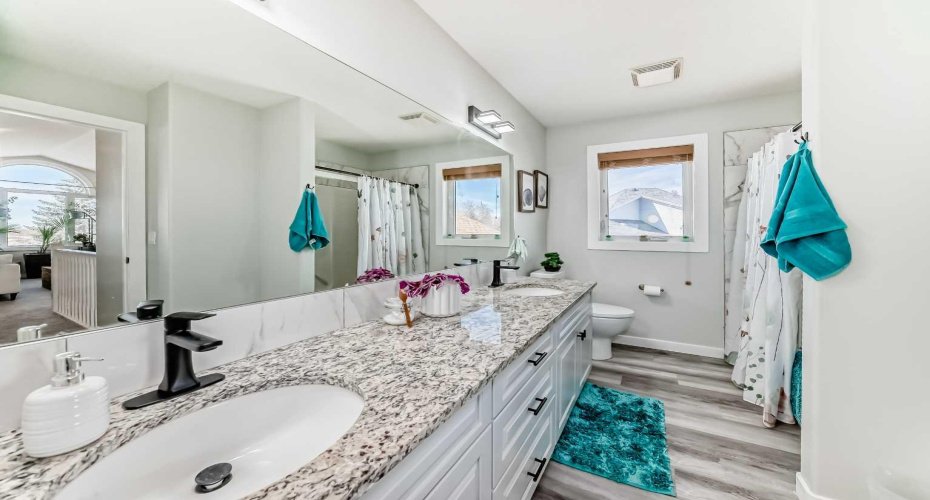 Upper Floor 5 Pcs Bathroom