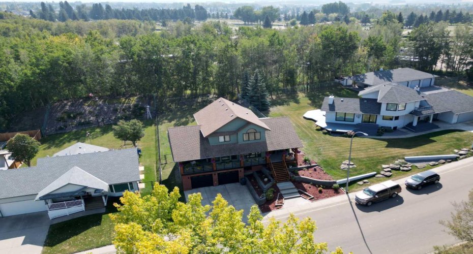 5223 56th Street, Innisfail, Alberta T4G 1R6, 4 Bedrooms Bedrooms, ,4 BathroomsBathrooms,Residential,For Sale,56th Street,A2292818