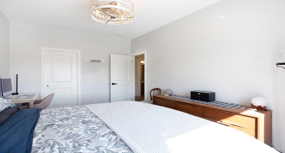 250 Fireside View, Cochrane, Alberta T4C2M2, 2 Bedrooms Bedrooms, ,2 BathroomsBathrooms,Residential,For Sale,Fireside,A2292824