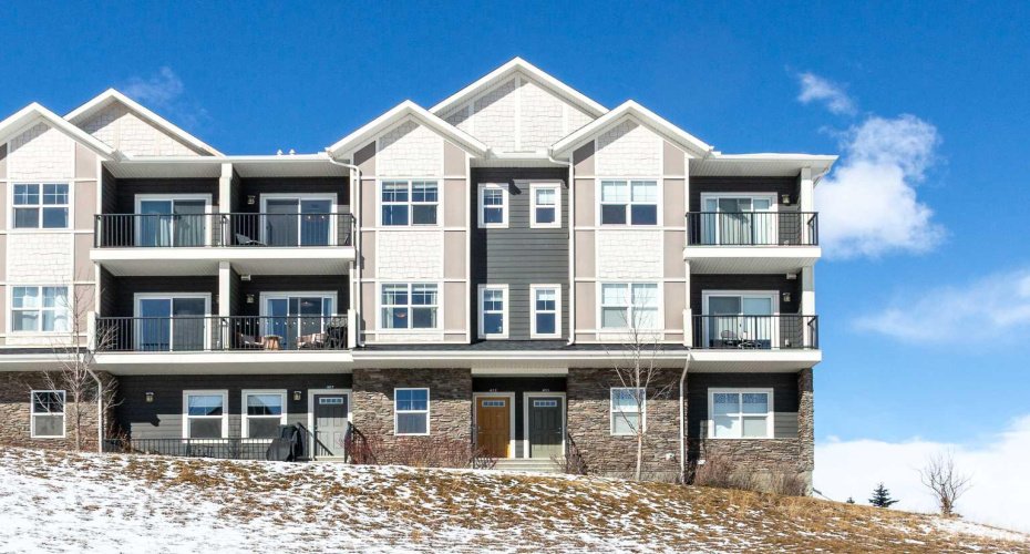 250 Fireside View, Cochrane, Alberta T4C2M2, 2 Bedrooms Bedrooms, ,2 BathroomsBathrooms,Residential,For Sale,Fireside,A2292824