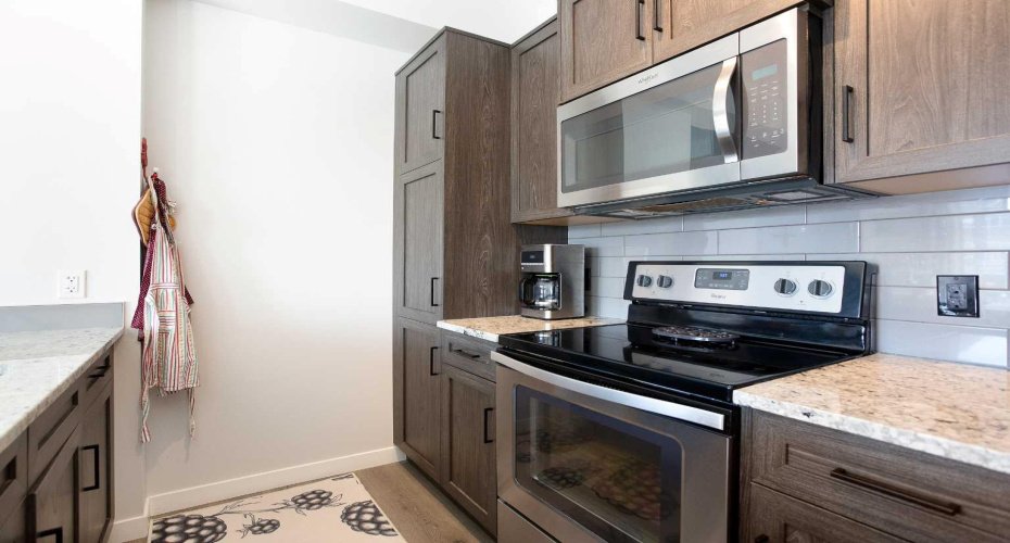 250 Fireside View, Cochrane, Alberta T4C2M2, 2 Bedrooms Bedrooms, ,2 BathroomsBathrooms,Residential,For Sale,Fireside,A2292824