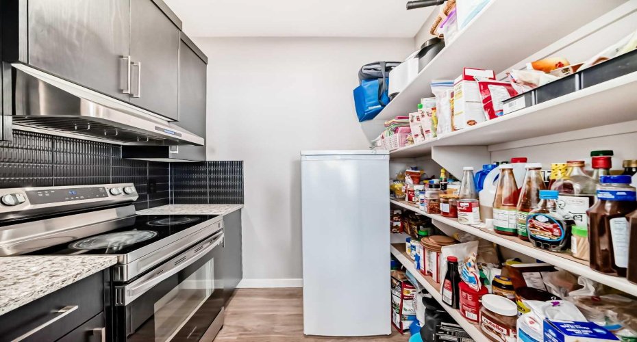 1337 Chinook Gate Green, Airdrie, Alberta T4B5J1, 7 Bedrooms Bedrooms, ,4 BathroomsBathrooms,Residential,For Sale,Chinook Gate,A2292831