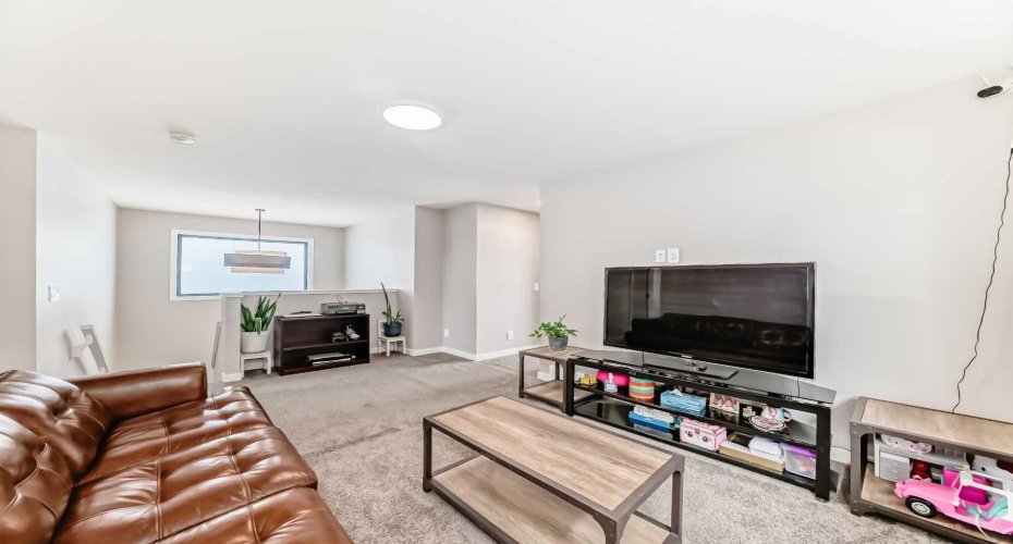 1337 Chinook Gate Green, Airdrie, Alberta T4B5J1, 7 Bedrooms Bedrooms, ,4 BathroomsBathrooms,Residential,For Sale,Chinook Gate,A2292831