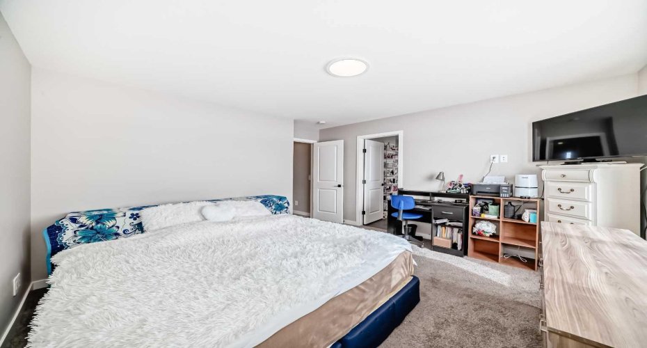 1337 Chinook Gate Green, Airdrie, Alberta T4B5J1, 7 Bedrooms Bedrooms, ,4 BathroomsBathrooms,Residential,For Sale,Chinook Gate,A2292831