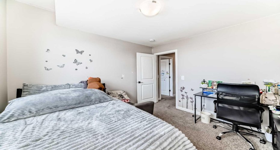 1337 Chinook Gate Green, Airdrie, Alberta T4B5J1, 7 Bedrooms Bedrooms, ,4 BathroomsBathrooms,Residential,For Sale,Chinook Gate,A2292831