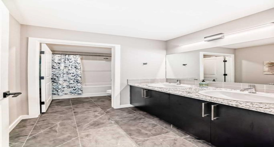 1337 Chinook Gate Green, Airdrie, Alberta T4B5J1, 7 Bedrooms Bedrooms, ,4 BathroomsBathrooms,Residential,For Sale,Chinook Gate,A2292831