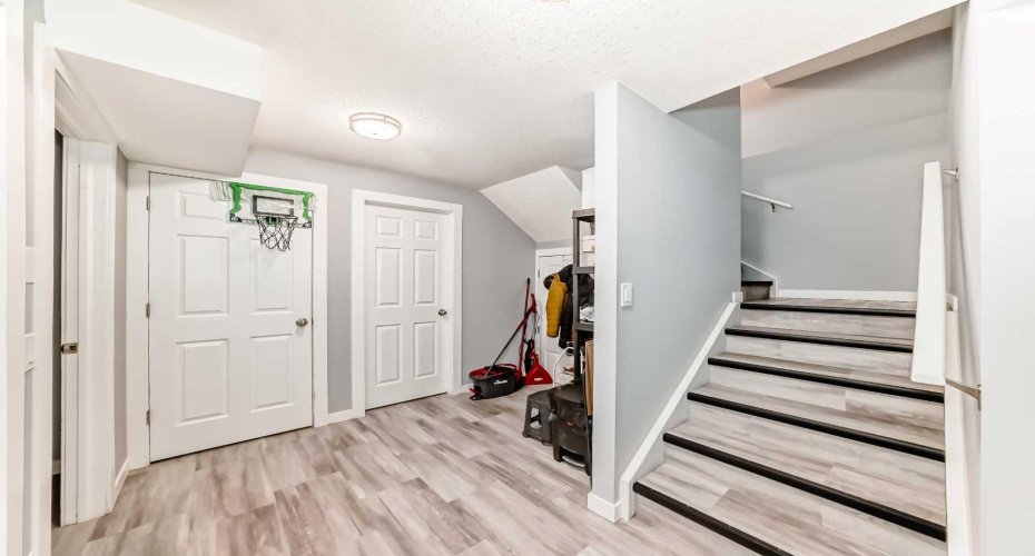 1337 Chinook Gate Green, Airdrie, Alberta T4B5J1, 7 Bedrooms Bedrooms, ,4 BathroomsBathrooms,Residential,For Sale,Chinook Gate,A2292831