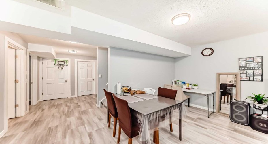 1337 Chinook Gate Green, Airdrie, Alberta T4B5J1, 7 Bedrooms Bedrooms, ,4 BathroomsBathrooms,Residential,For Sale,Chinook Gate,A2292831