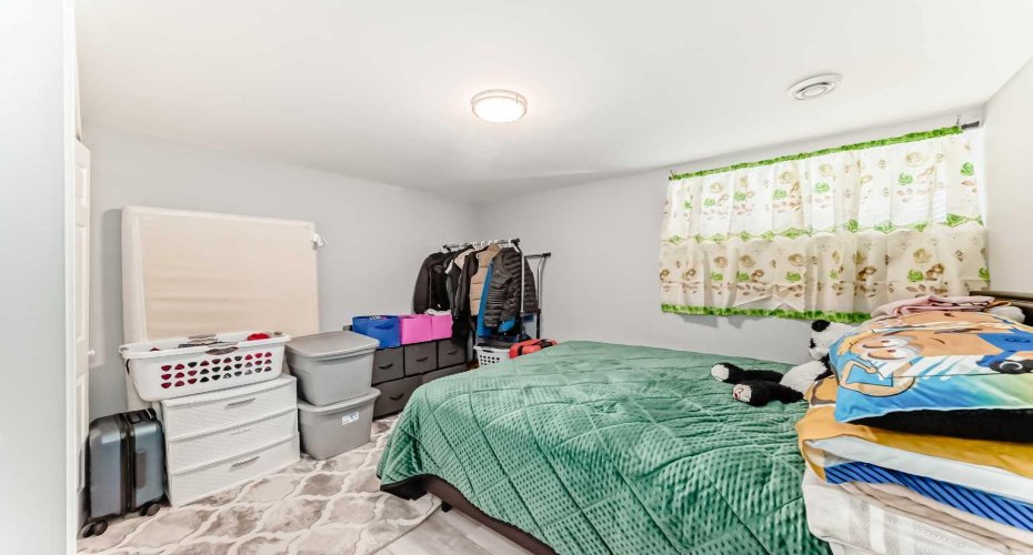 1337 Chinook Gate Green, Airdrie, Alberta T4B5J1, 7 Bedrooms Bedrooms, ,4 BathroomsBathrooms,Residential,For Sale,Chinook Gate,A2292831