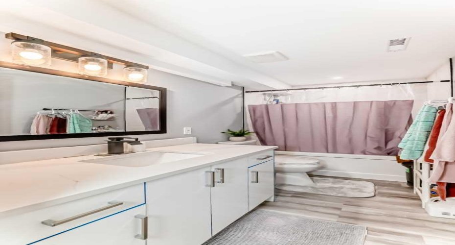 1337 Chinook Gate Green, Airdrie, Alberta T4B5J1, 7 Bedrooms Bedrooms, ,4 BathroomsBathrooms,Residential,For Sale,Chinook Gate,A2292831