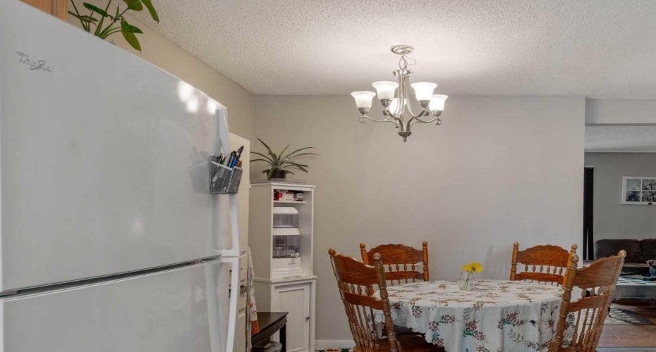 9909 171 Avenue, Edmonton, Alberta T5X 4X2, 3 Bedrooms Bedrooms, ,2 BathroomsBathrooms,Residential,For Sale,171,A2289343