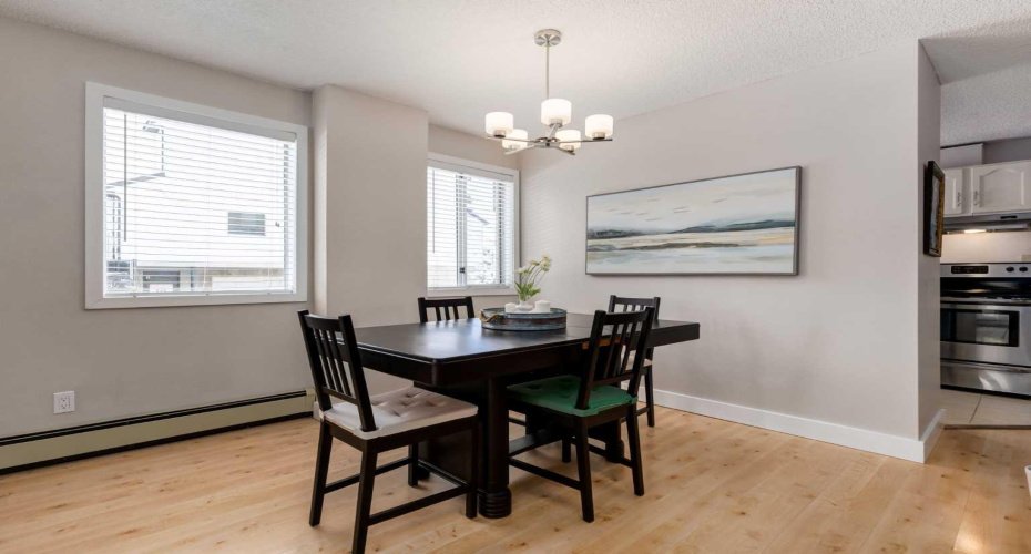 2211 29 Street, Calgary, Alberta T3E 2K1, 2 Bedrooms Bedrooms, ,2 BathroomsBathrooms,Residential,For Sale,29,A2292838