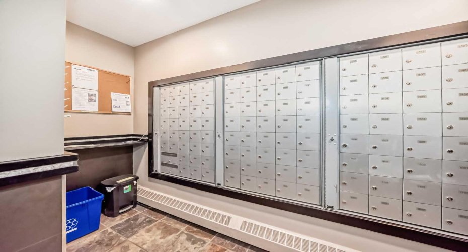 650 10 Street, Calgary, Alberta T3L 0E2, 2 Bedrooms Bedrooms, ,2 BathroomsBathrooms,Residential,For Sale,10,A2289438