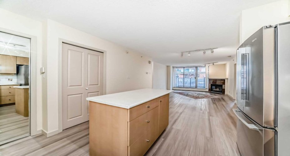 650 10 Street, Calgary, Alberta T3L 0E2, 2 Bedrooms Bedrooms, ,2 BathroomsBathrooms,Residential,For Sale,10,A2289438