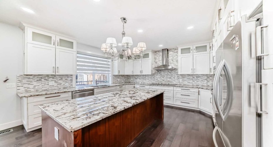 108 KINNIBURGH Circle, Chestermere, Alberta T1X 0P8, 4 Bedrooms Bedrooms, ,3 BathroomsBathrooms,Residential,For Sale,KINNIBURGH,A2292849