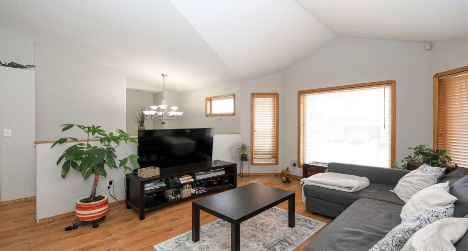 77 Duval Crescent, Red Deer, Alberta T4R 2Y7, 5 Bedrooms Bedrooms, ,3 BathroomsBathrooms,Residential,For Sale,Duval,A2289519