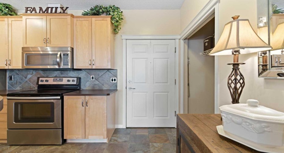 37 Prestwick Drive, Calgary, Alberta T2Z 4Z2, 2 Bedrooms Bedrooms, ,2 BathroomsBathrooms,Residential,For Sale,Prestwick,A2289602