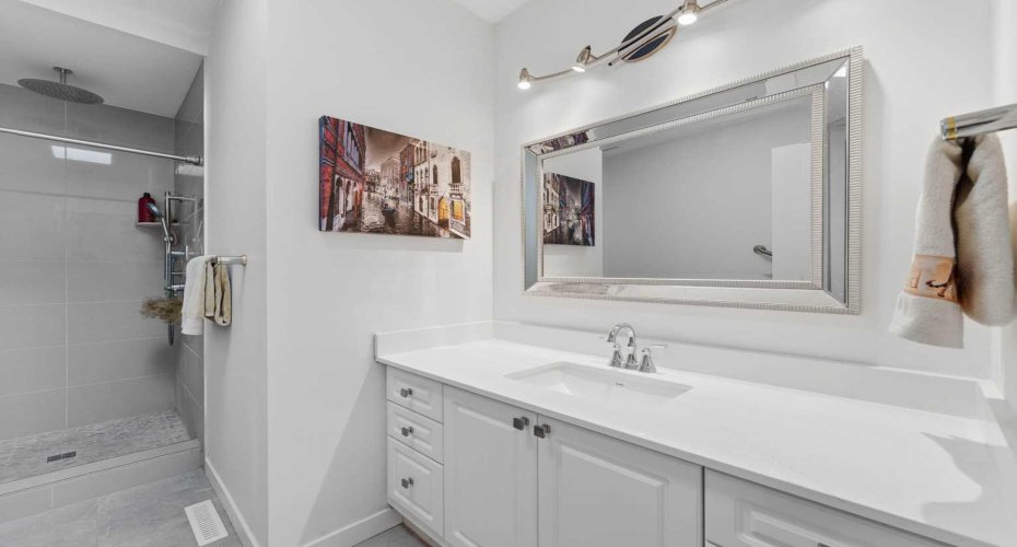 5212 33 Street, Calgary, Alberta T2L 1V4, 5 Bedrooms Bedrooms, ,3 BathroomsBathrooms,Residential,For Sale,33,A2289827