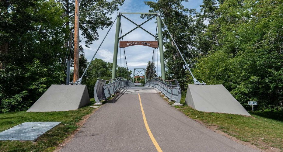 955 Rideau Road, Calgary, Alberta T2S3A7, 4 Bedrooms Bedrooms, ,4 BathroomsBathrooms,Residential,For Sale,Rideau,A2289914