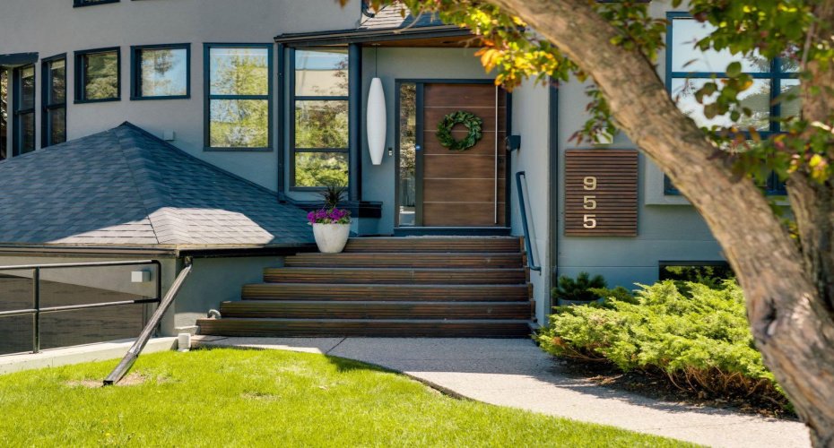 955 Rideau Road, Calgary, Alberta T2S3A7, 4 Bedrooms Bedrooms, ,4 BathroomsBathrooms,Residential,For Sale,Rideau,A2289914