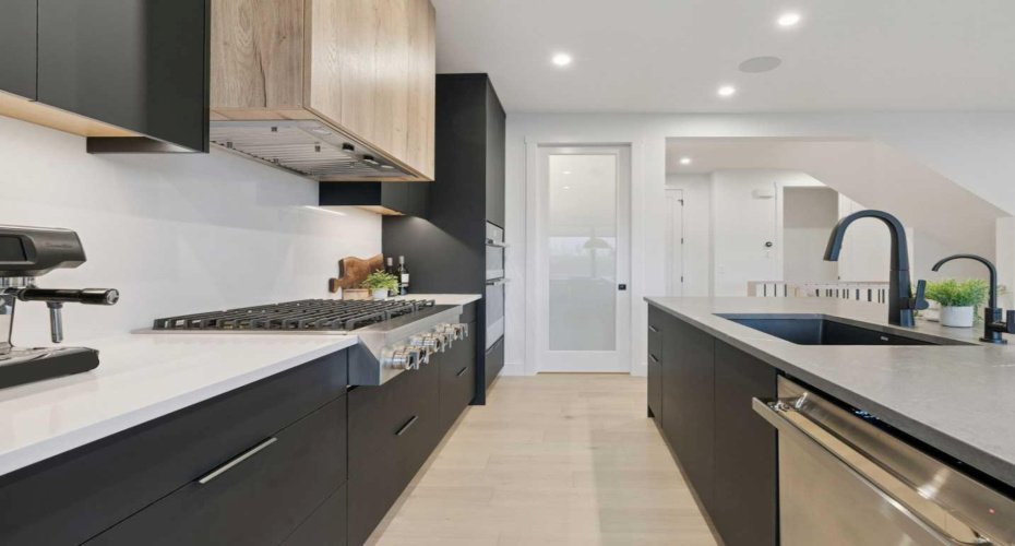 80 Grayling Road, Rural Rocky View County, Alberta T3Z 0H4, 4 Bedrooms Bedrooms, ,4 BathroomsBathrooms,Residential,For Sale,Grayling,A2290202