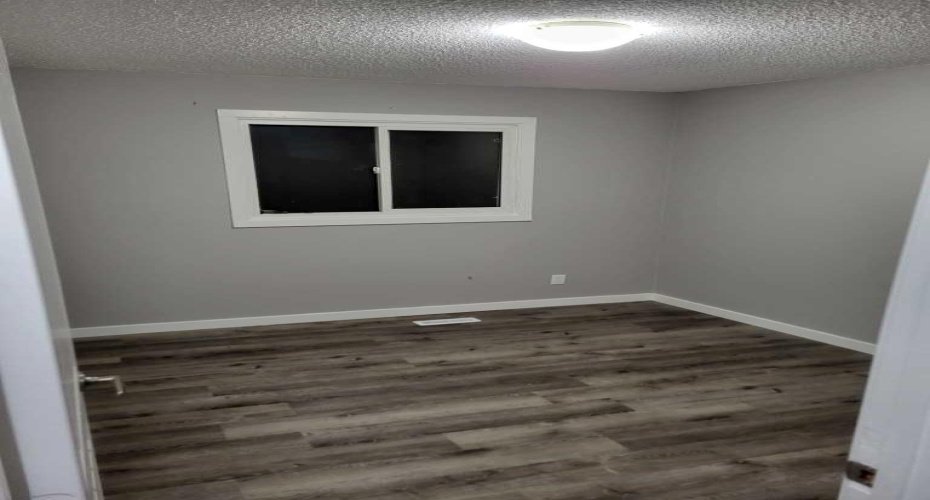 9241 95 Avenue, Grande Prairie, Alberta T8V 6A3, 4 Bedrooms Bedrooms, ,2 BathroomsBathrooms,Residential,For Sale,95,A2292884