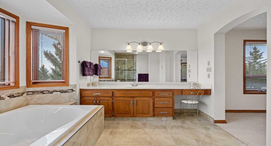 70 Springland Manor Crescent, Rural Rocky View County, Alberta T3Z 3K1, 5 Bedrooms Bedrooms, ,4 BathroomsBathrooms,Residential,For Sale,Springland Manor,A2290286