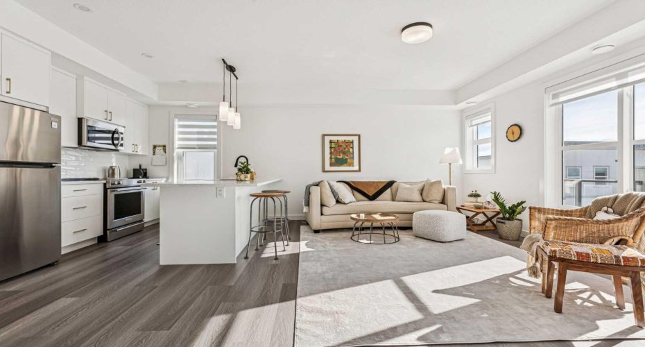 2117 81 Street, Calgary, Alberta T3H 6H5, 2 Bedrooms Bedrooms, ,2 BathroomsBathrooms,Residential,For Sale,81,A2292889