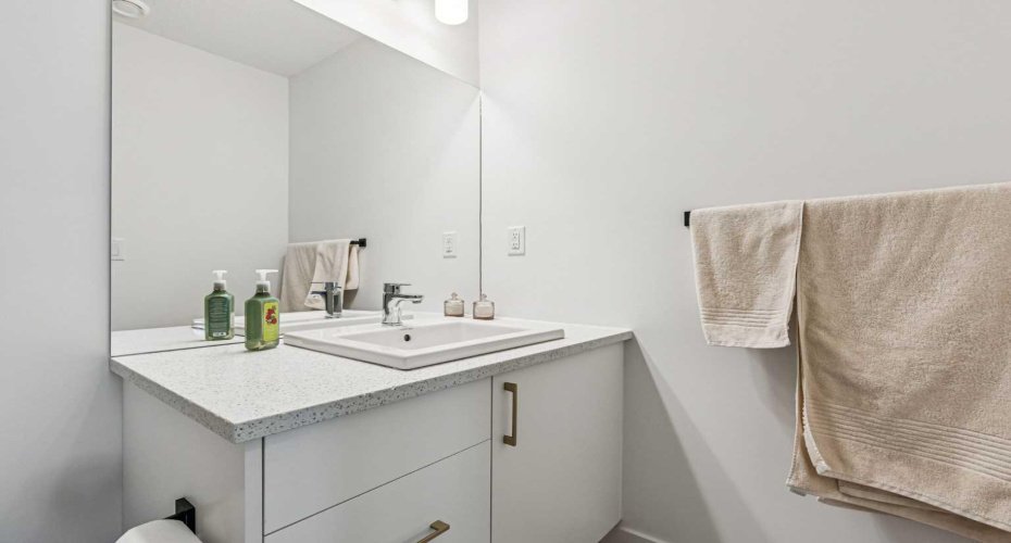 2117 81 Street, Calgary, Alberta T3H 6H5, 2 Bedrooms Bedrooms, ,2 BathroomsBathrooms,Residential,For Sale,81,A2292889