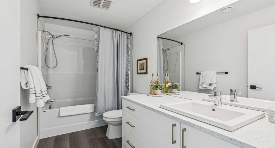 2117 81 Street, Calgary, Alberta T3H 6H5, 2 Bedrooms Bedrooms, ,2 BathroomsBathrooms,Residential,For Sale,81,A2292889