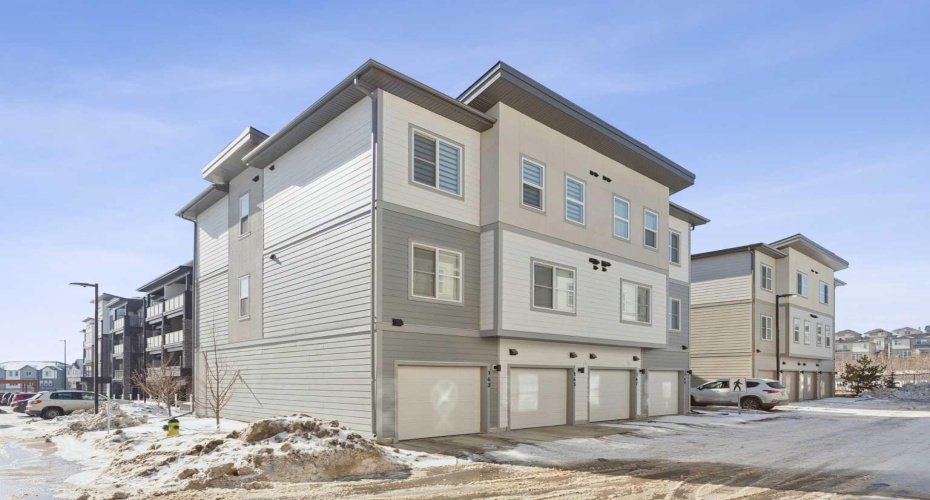 2117 81 Street, Calgary, Alberta T3H 6H5, 2 Bedrooms Bedrooms, ,2 BathroomsBathrooms,Residential,For Sale,81,A2292889