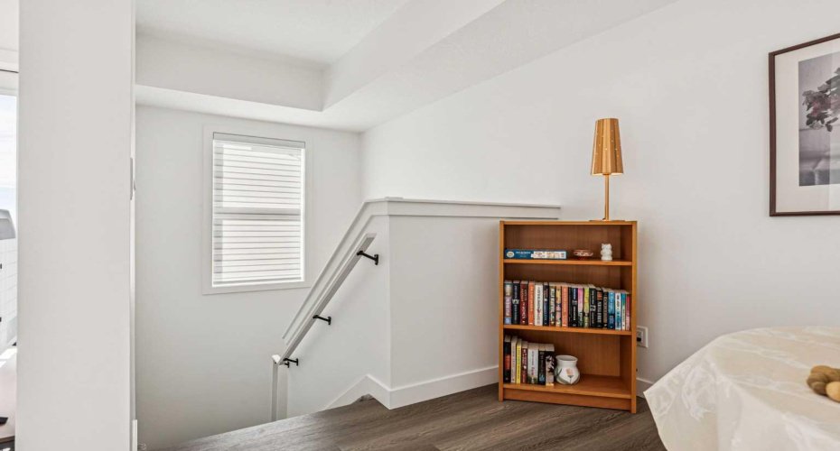 2117 81 Street, Calgary, Alberta T3H 6H5, 2 Bedrooms Bedrooms, ,2 BathroomsBathrooms,Residential,For Sale,81,A2292889