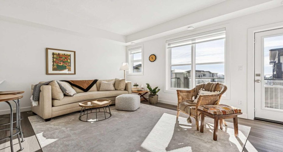 2117 81 Street, Calgary, Alberta T3H 6H5, 2 Bedrooms Bedrooms, ,2 BathroomsBathrooms,Residential,For Sale,81,A2292889