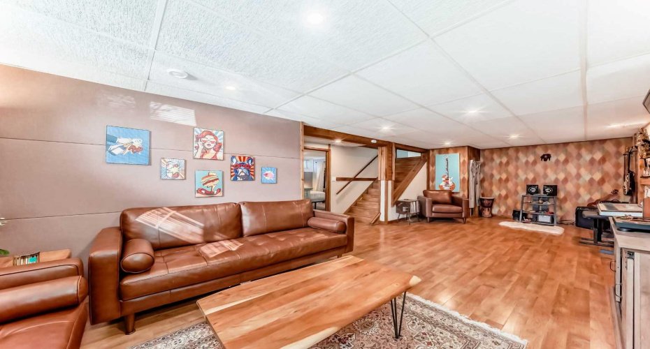 48 Midglen Way, Calgary, Alberta T2X 1G4, 4 Bedrooms Bedrooms, ,2 BathroomsBathrooms,Residential,For Sale,Midglen,A2290419