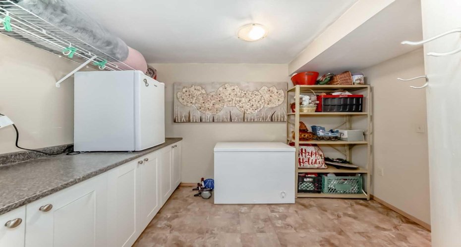 48 Midglen Way, Calgary, Alberta T2X 1G4, 4 Bedrooms Bedrooms, ,2 BathroomsBathrooms,Residential,For Sale,Midglen,A2290419