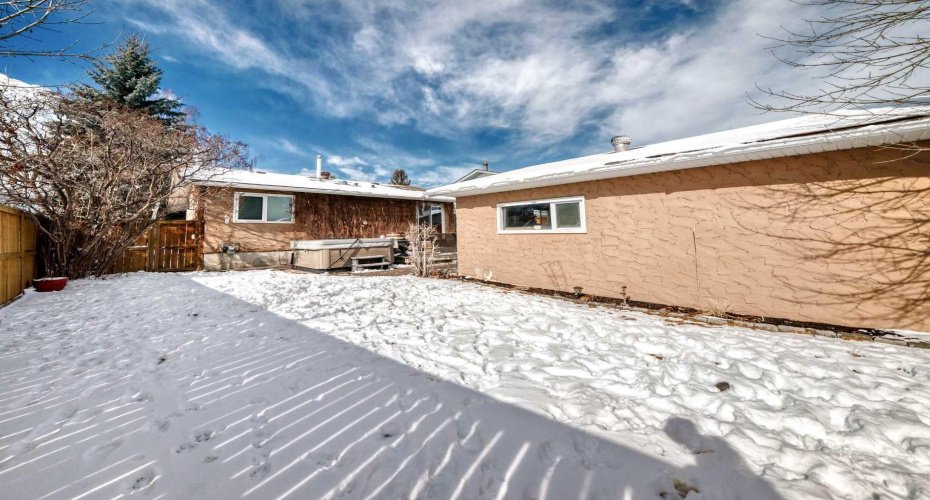 48 Midglen Way, Calgary, Alberta T2X 1G4, 4 Bedrooms Bedrooms, ,2 BathroomsBathrooms,Residential,For Sale,Midglen,A2290419