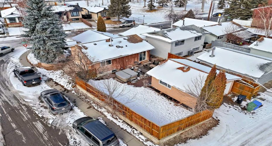 48 Midglen Way, Calgary, Alberta T2X 1G4, 4 Bedrooms Bedrooms, ,2 BathroomsBathrooms,Residential,For Sale,Midglen,A2290419