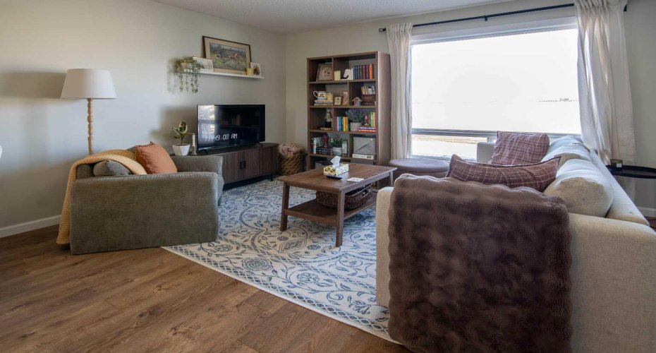 203 Clover Way, Carstairs, Alberta T0M 0N0, 3 Bedrooms Bedrooms, ,2 BathroomsBathrooms,Residential,For Sale,Clover,A2292899