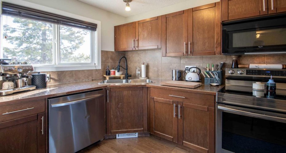 203 Clover Way, Carstairs, Alberta T0M 0N0, 3 Bedrooms Bedrooms, ,2 BathroomsBathrooms,Residential,For Sale,Clover,A2292899