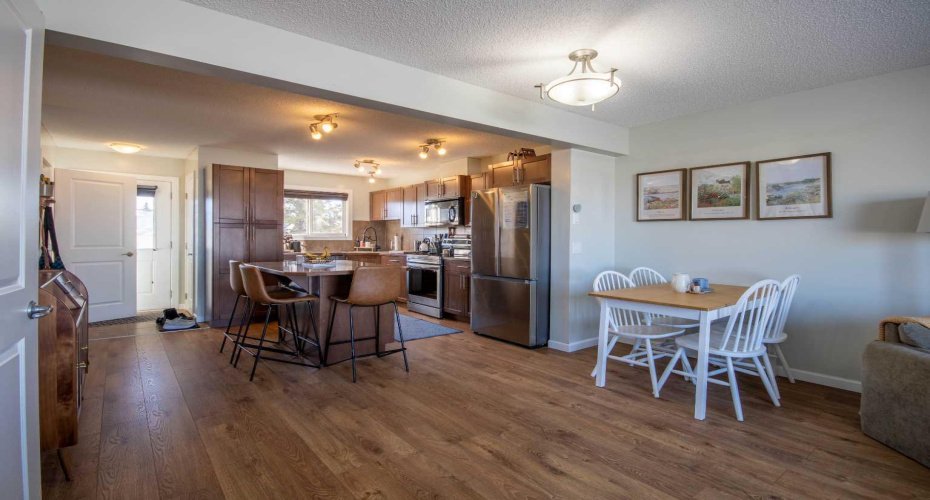 203 Clover Way, Carstairs, Alberta T0M 0N0, 3 Bedrooms Bedrooms, ,2 BathroomsBathrooms,Residential,For Sale,Clover,A2292899