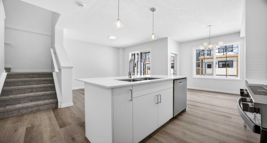 58 Creekside Way, Calgary, Alberta T2X 6E2, 4 Bedrooms Bedrooms, ,4 BathroomsBathrooms,Residential,For Sale,Creekside,A2292907