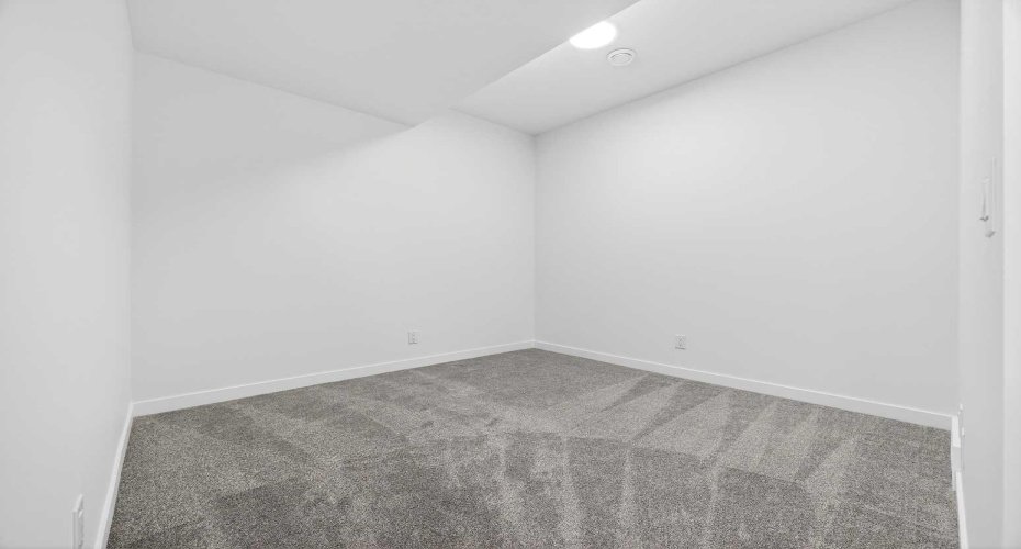 58 Creekside Way, Calgary, Alberta T2X 6E2, 4 Bedrooms Bedrooms, ,4 BathroomsBathrooms,Residential,For Sale,Creekside,A2292907