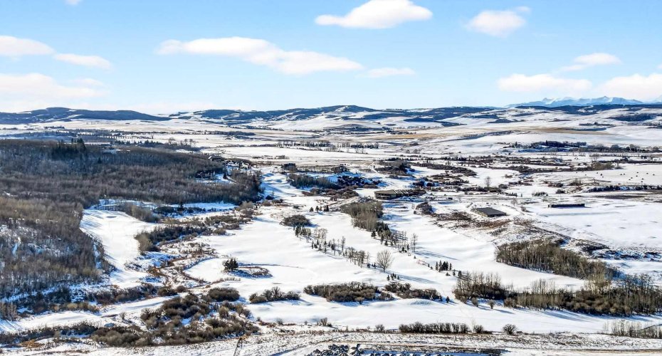 58 Creekside Way, Calgary, Alberta T2X 6E2, 4 Bedrooms Bedrooms, ,4 BathroomsBathrooms,Residential,For Sale,Creekside,A2292907